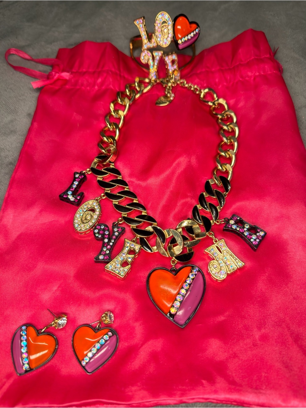 BETSEY JOHNSON BLING LOVE ME NECKLACE BRACELET CUFF EARRINGS RARE FIND. 💎
